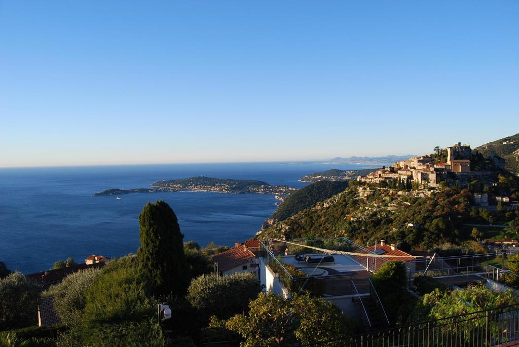 Stunning Penthouse with panoramic views of Eze Village and the French Riviera