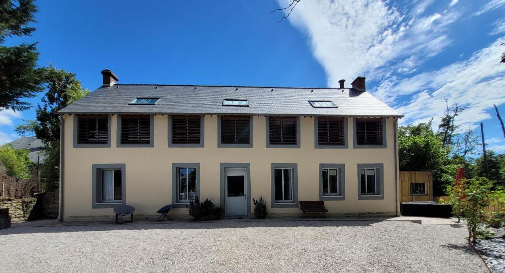 LE LAVOIR Classé 5***** BAYEUX Centre 9 Personnes