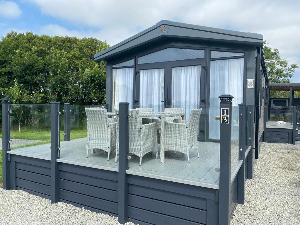 Arranview Holiday Park Luxury Glamping Pods & Lodges all with private Hot-tubs (Fenwick) 