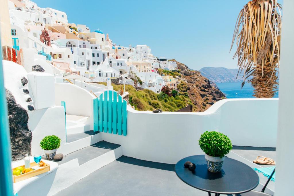 Blessed Blue Boutique Cave Suite (Oia) 