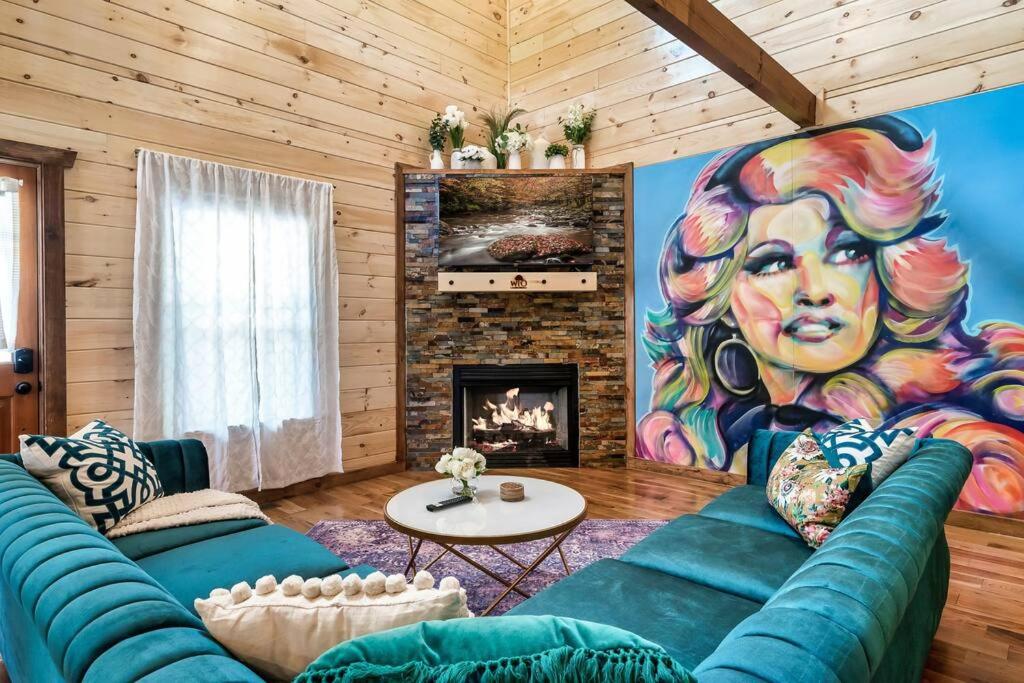 Southern Belle-NEW Boutique Cabin (Gatlinburg) 