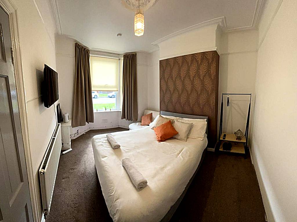 Rooms Anfield- 5 mins from LFC