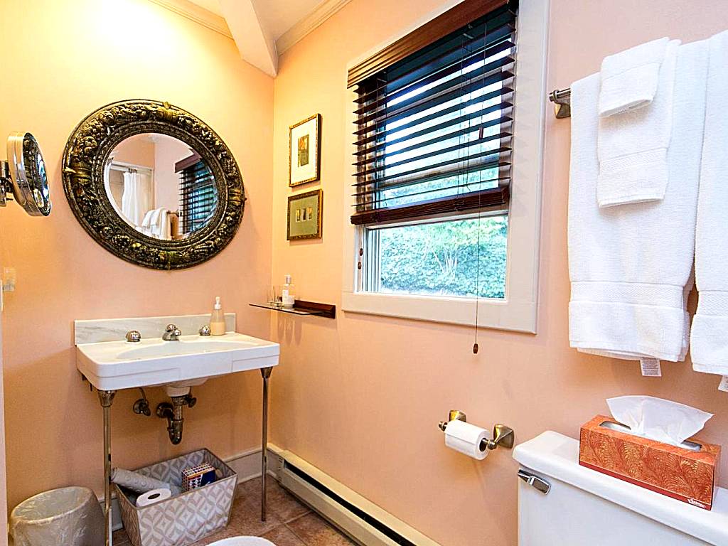 Hidden Garden Cottages & Suites: Superior Queen Room (Saugatuck) 