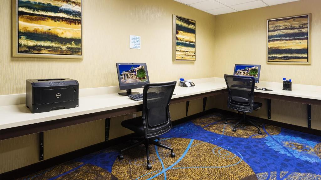 Holiday Inn Express & Suites Midland Loop 250, an IHG Hotel