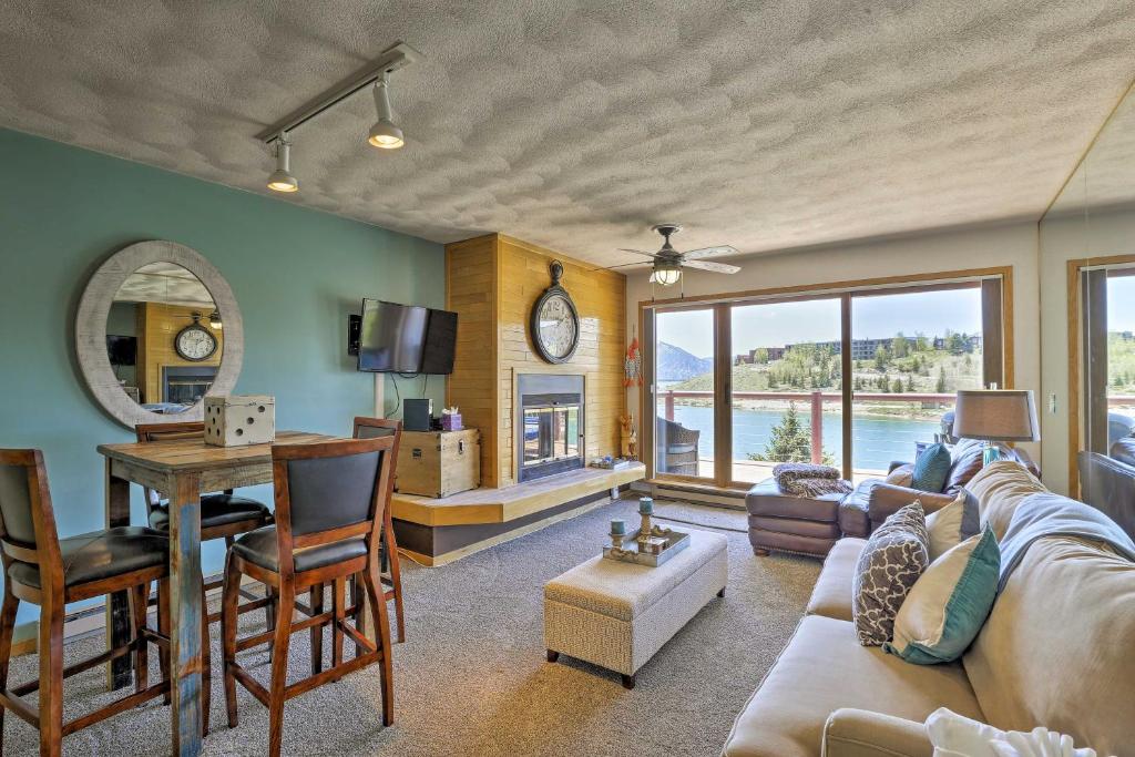 Remodeled Lakefront Dillon Condo -Mins to Keystone