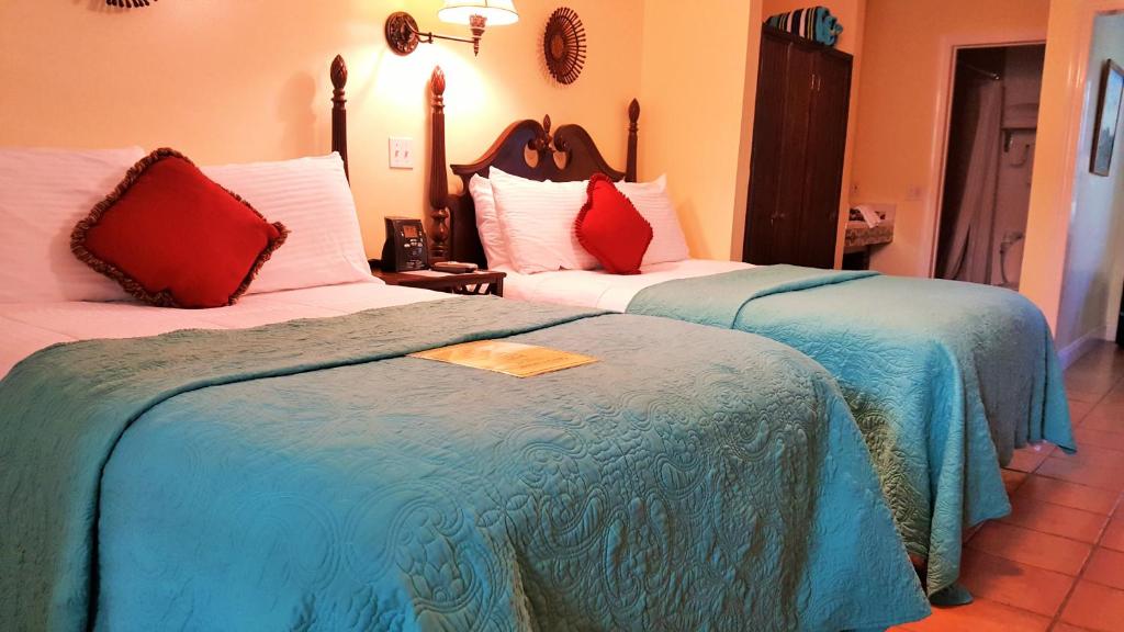 The Caribbean Court Boutique Hotel