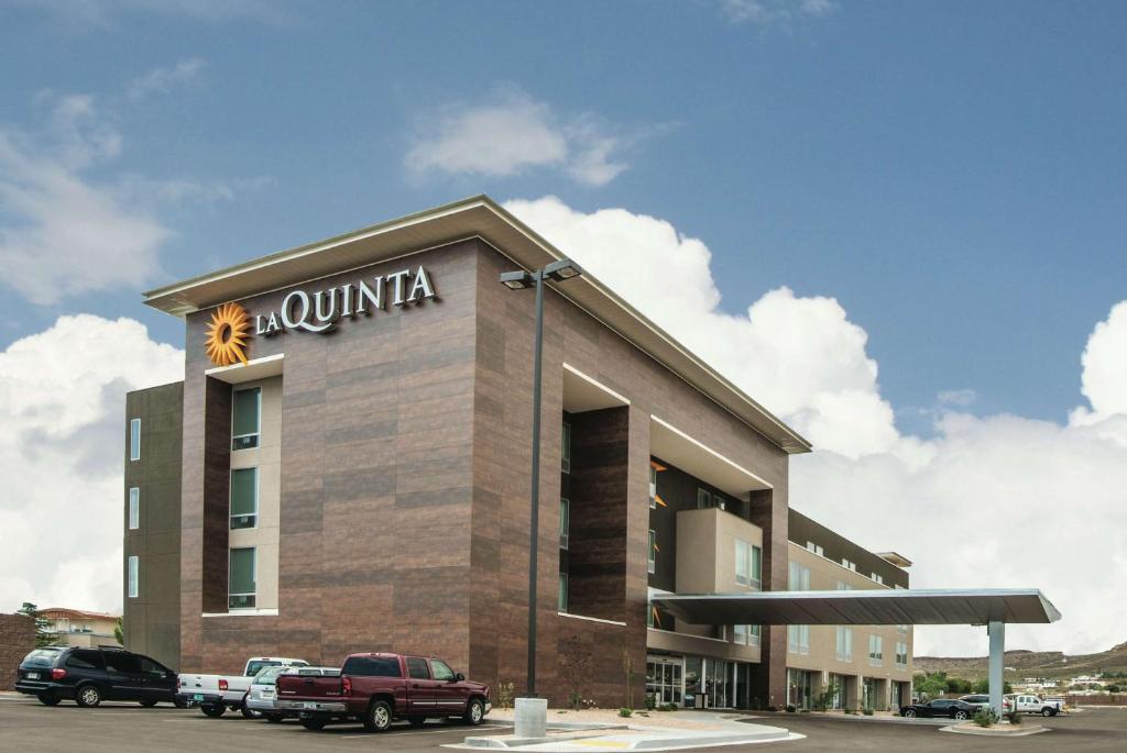 La Quinta by Wyndham Kingman