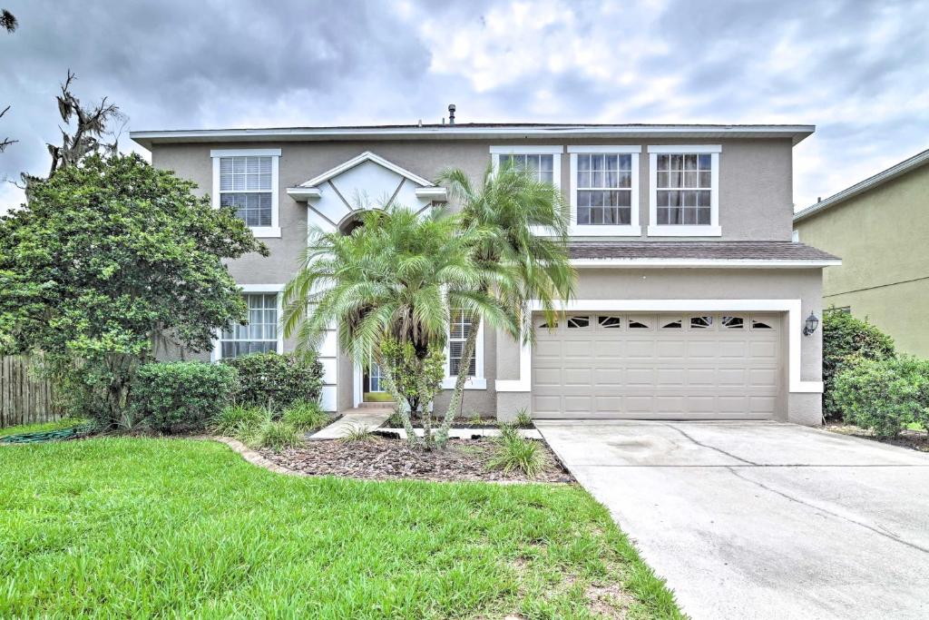 Spacious Brandon Home about 12 Miles to Tampa!