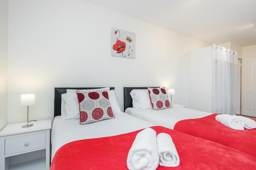 MPL Apartments - Queens Broadway F4