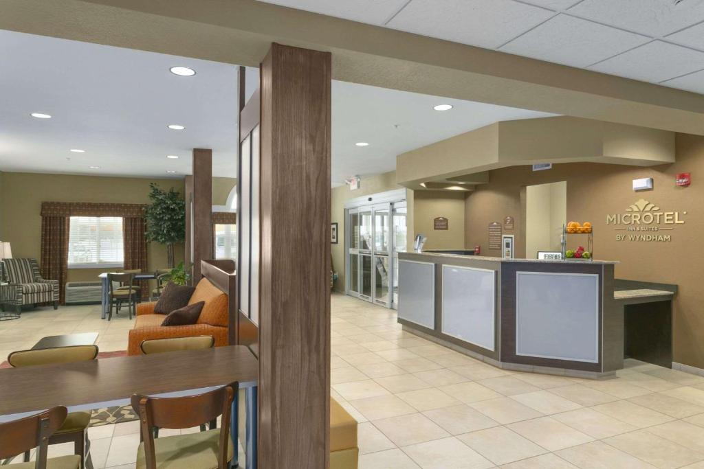 Microtel Inn & Suites by Wyndham Minot