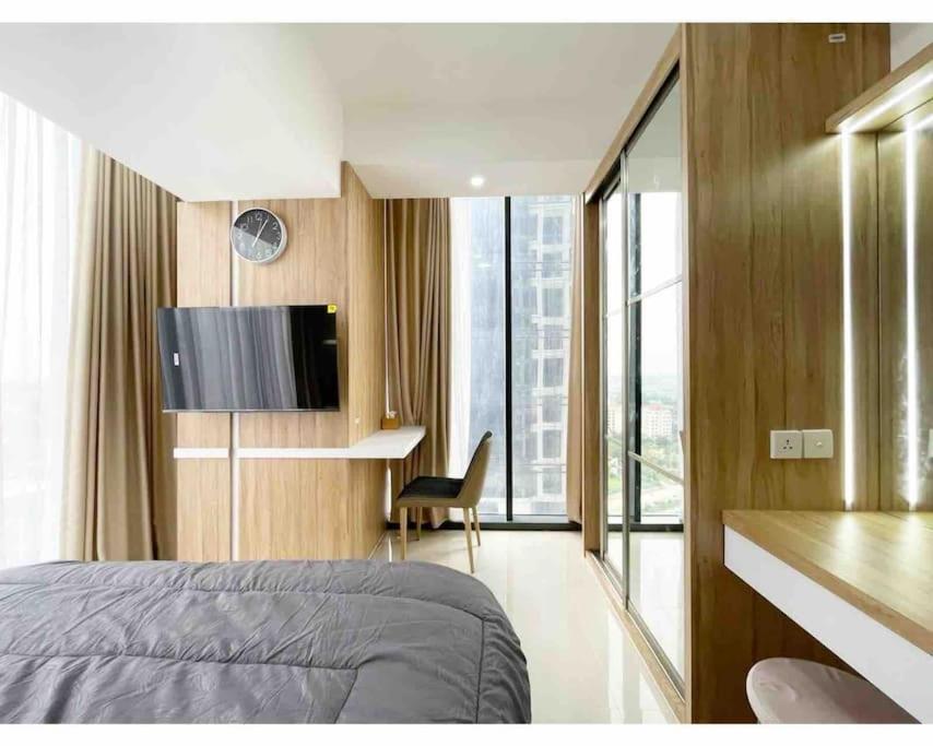 Spacious Two Bed Room in Bluhen Tower