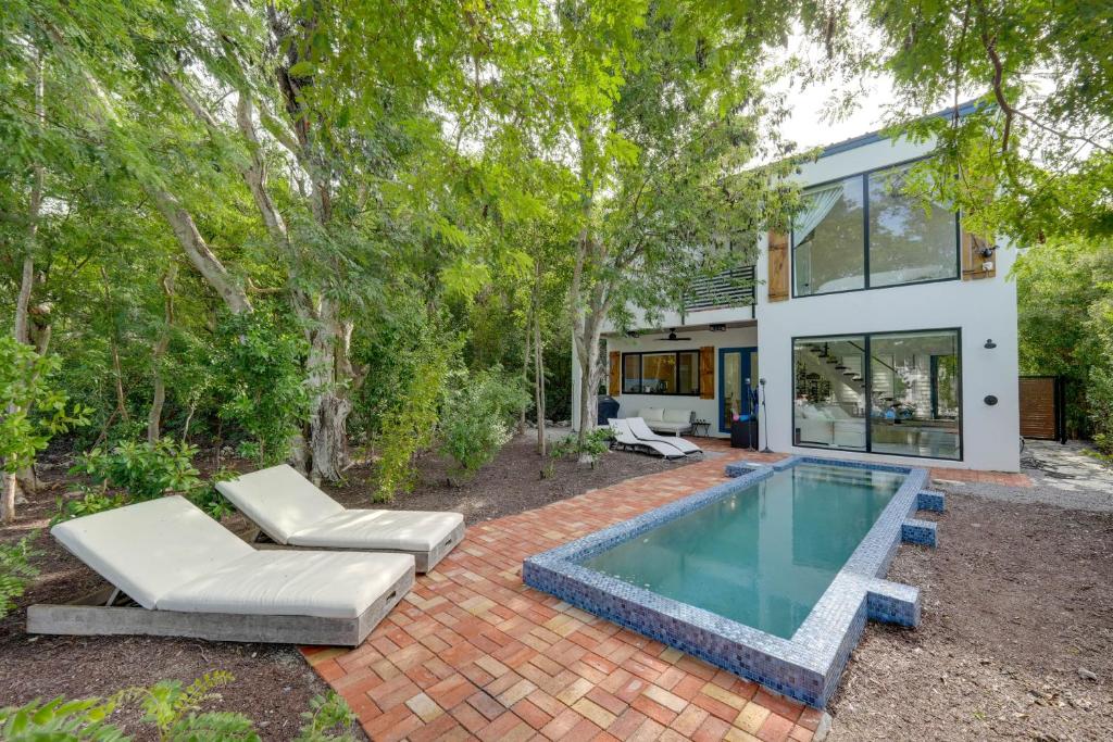 Chic Key Largo Home with Heated Pool and Canal Access!