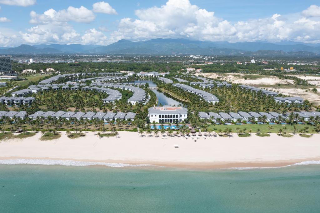 Meliá Vinpearl Cam Ranh Beach Resort