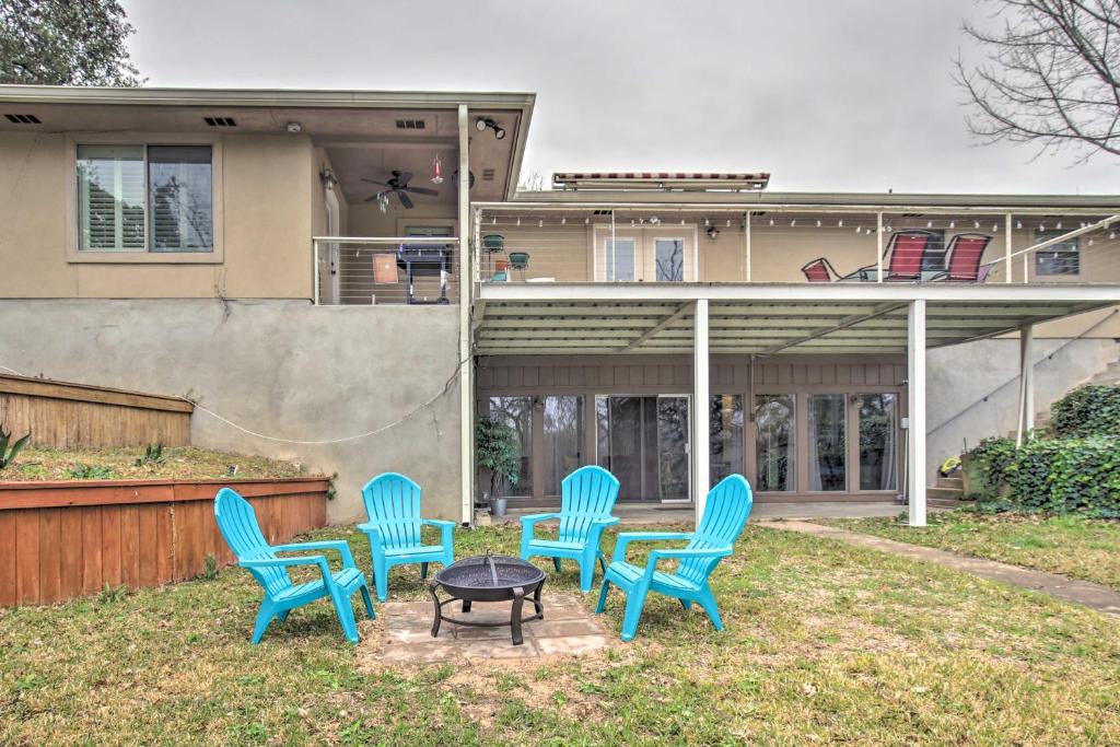 Pet-Friendly Seguin Retreat with Deck and River Views!