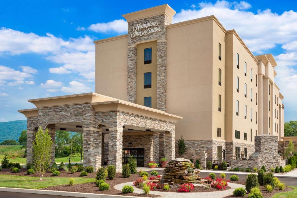 Hampton Inn & Suites Williamsport - Faxon Exit